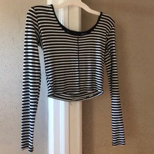 Cropped heavy fabric shirt